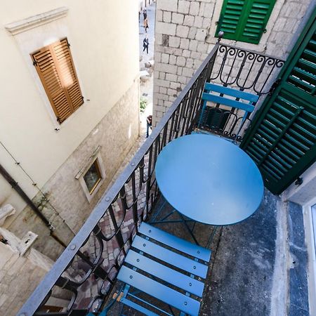 Apartmani Art Karampana Kotor Eksteriør bilde