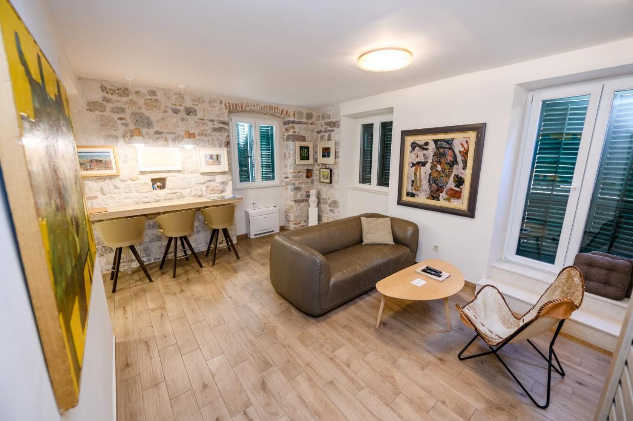 Apartmani Art Karampana Kotor Eksteriør bilde