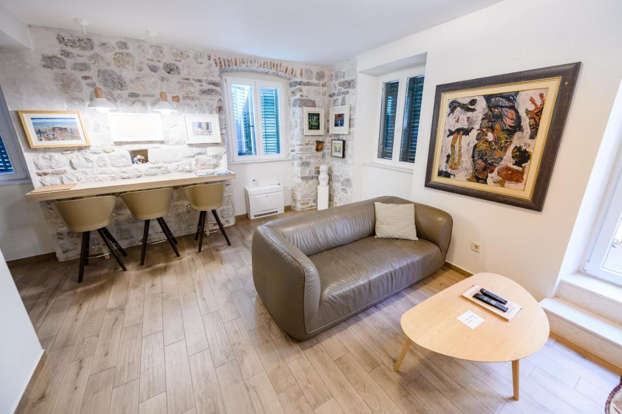 Apartmani Art Karampana Kotor Eksteriør bilde