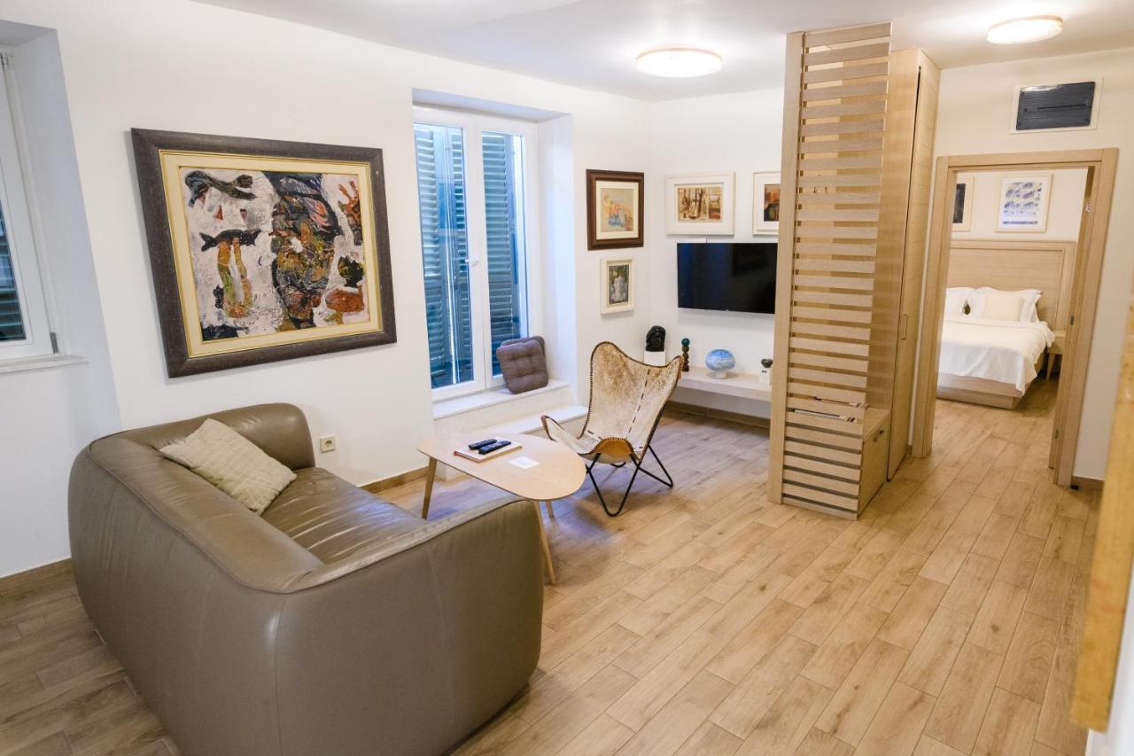 Apartmani Art Karampana Kotor Eksteriør bilde