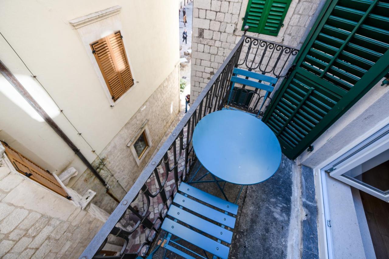 Apartmani Art Karampana Kotor Eksteriør bilde