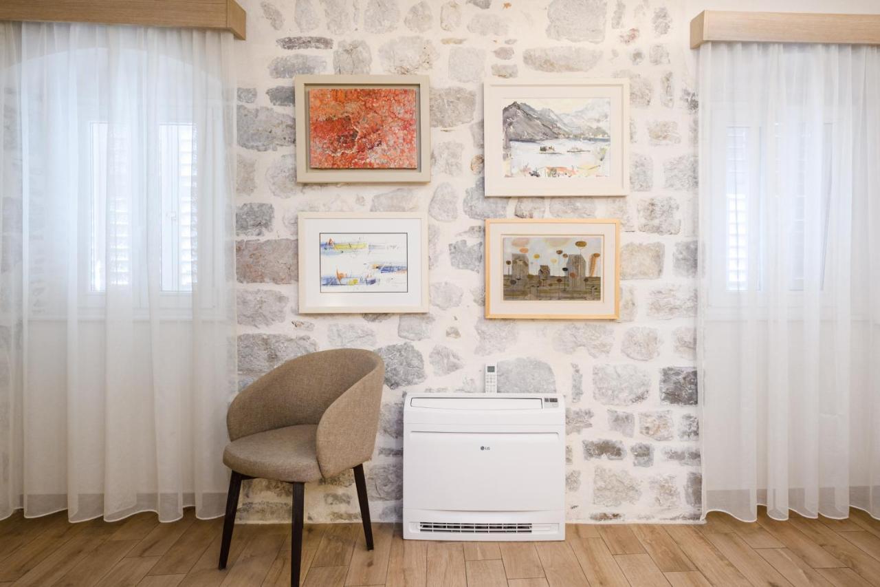 Apartmani Art Karampana Kotor Eksteriør bilde