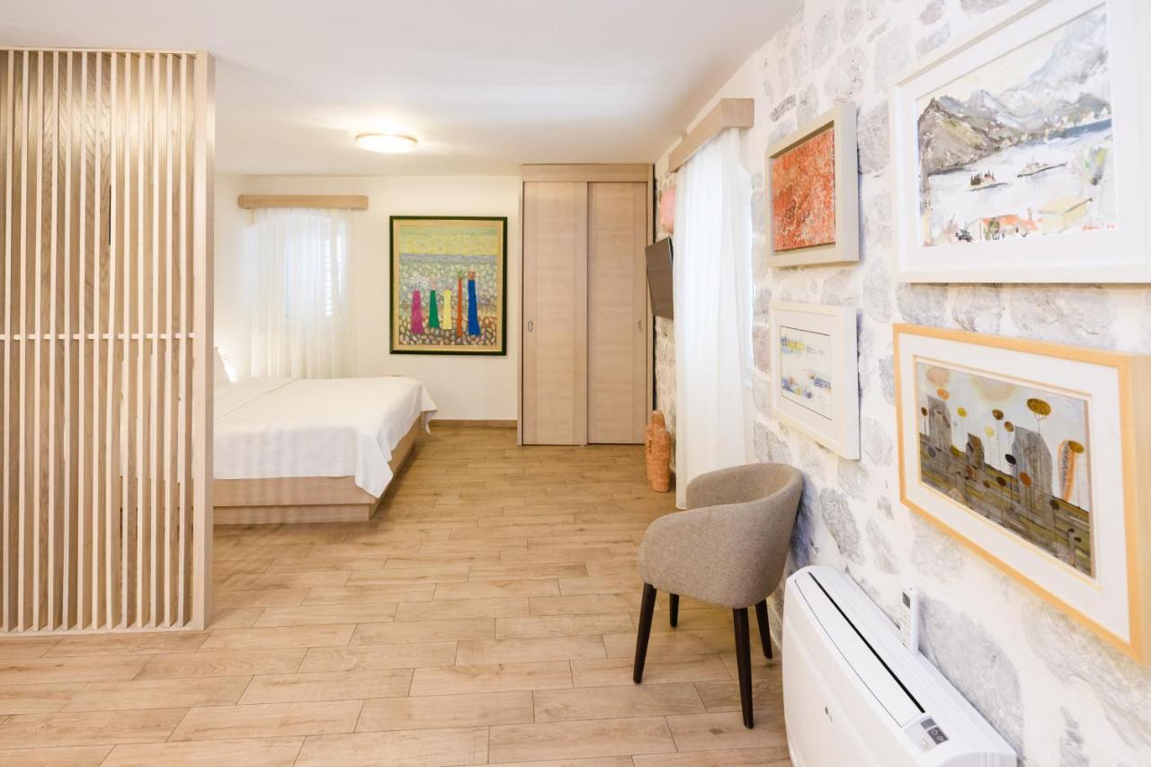 Apartmani Art Karampana Kotor Eksteriør bilde