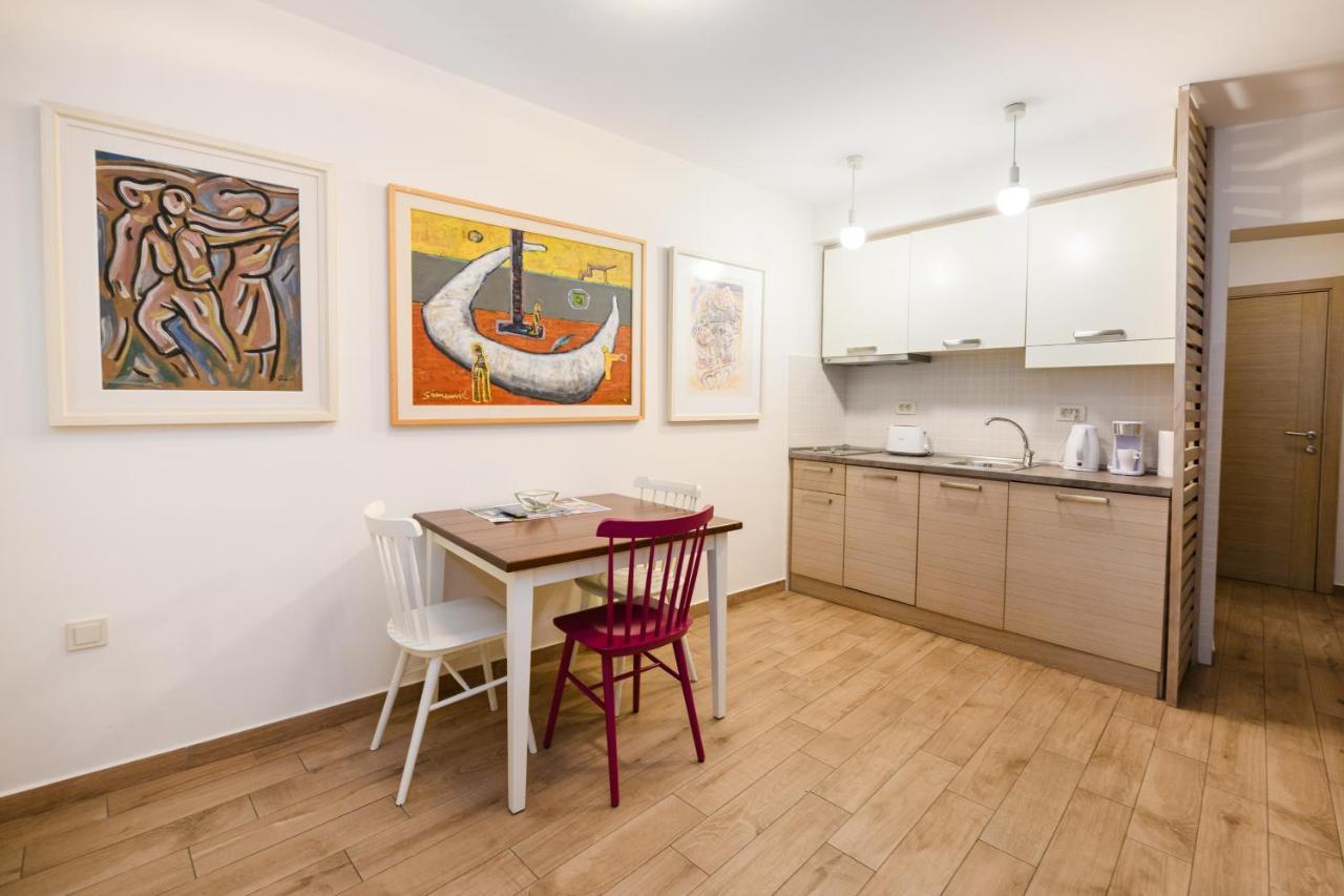 Apartmani Art Karampana Kotor Eksteriør bilde