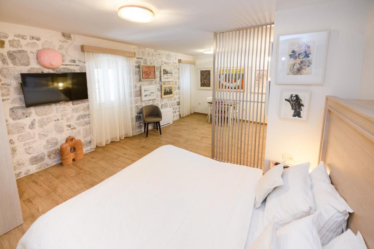Apartmani Art Karampana Kotor Eksteriør bilde