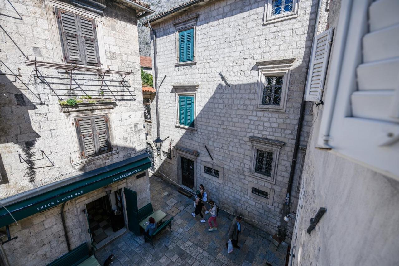 Apartmani Art Karampana Kotor Eksteriør bilde