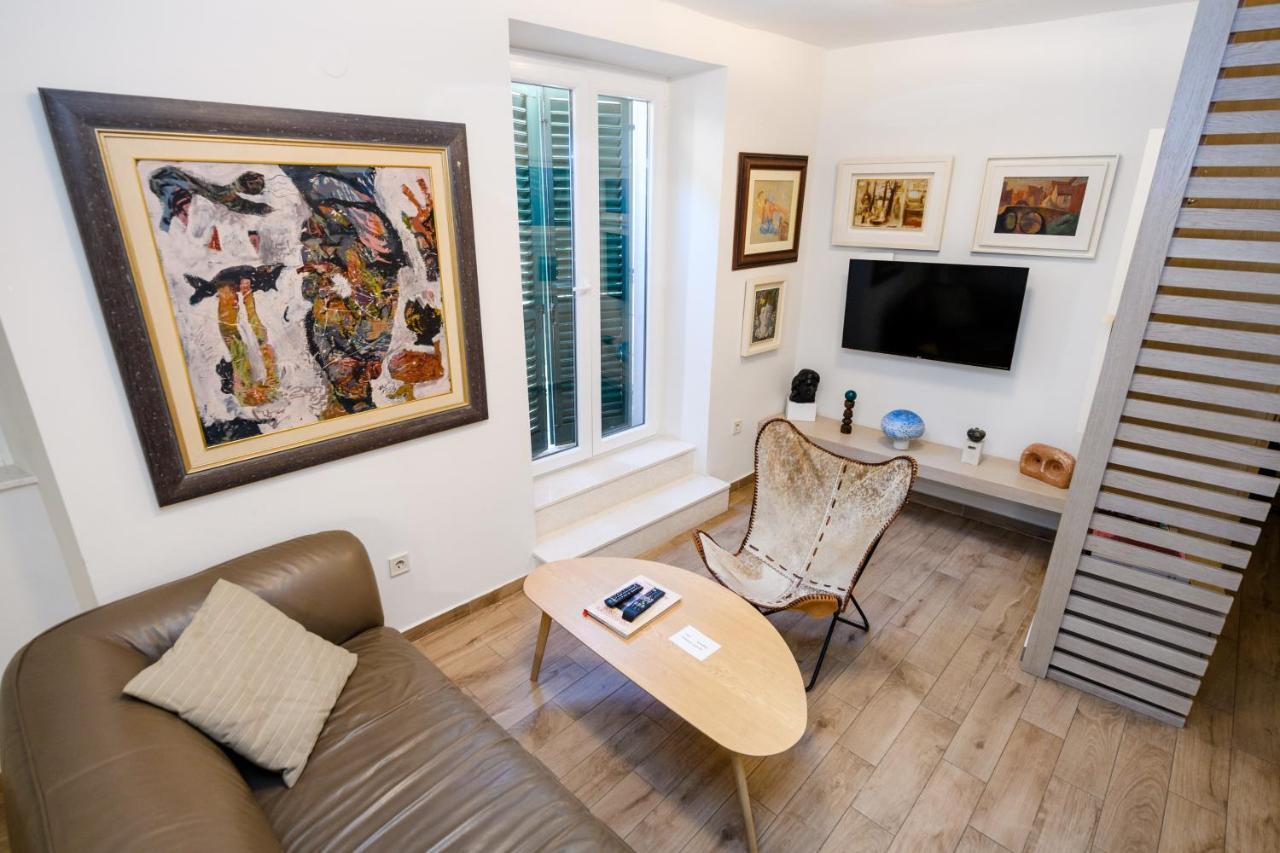Apartmani Art Karampana Kotor Eksteriør bilde