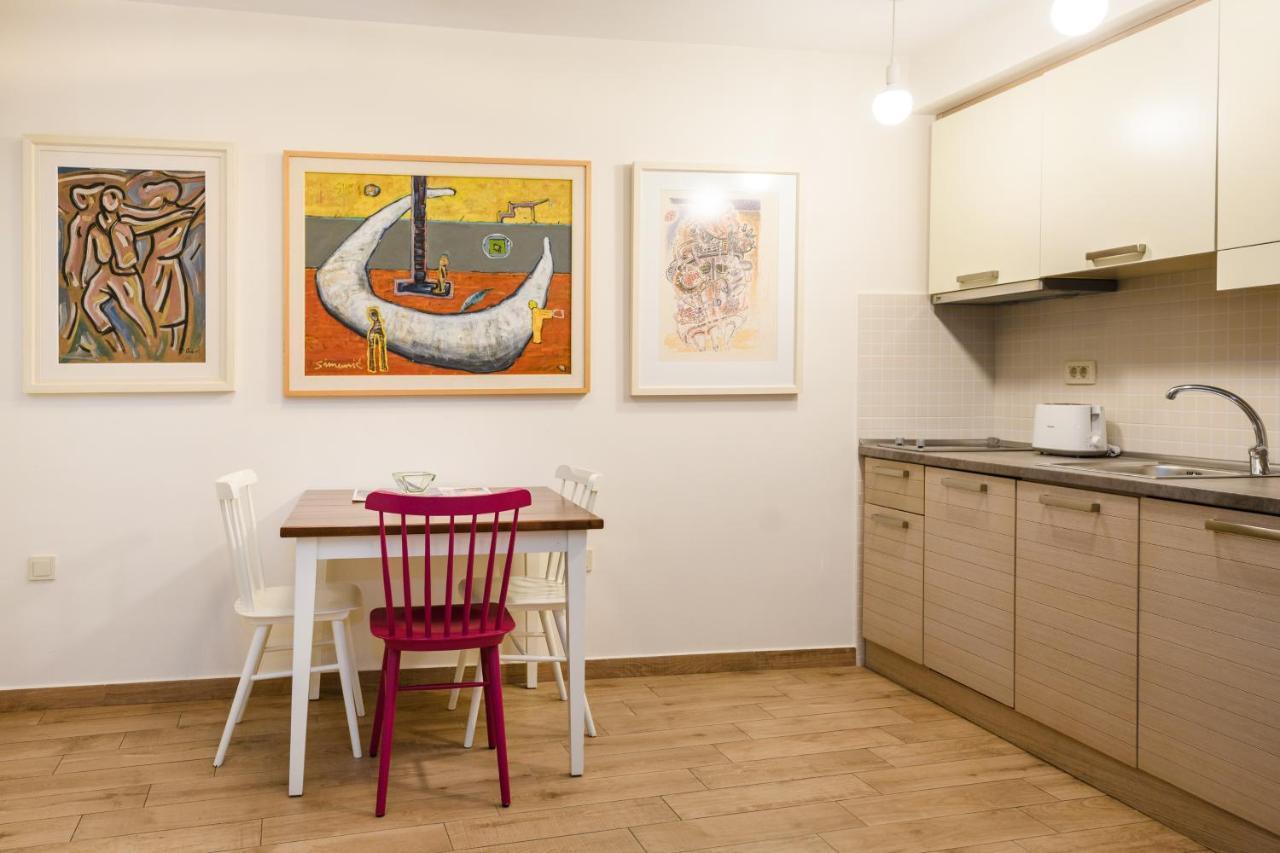Apartmani Art Karampana Kotor Eksteriør bilde