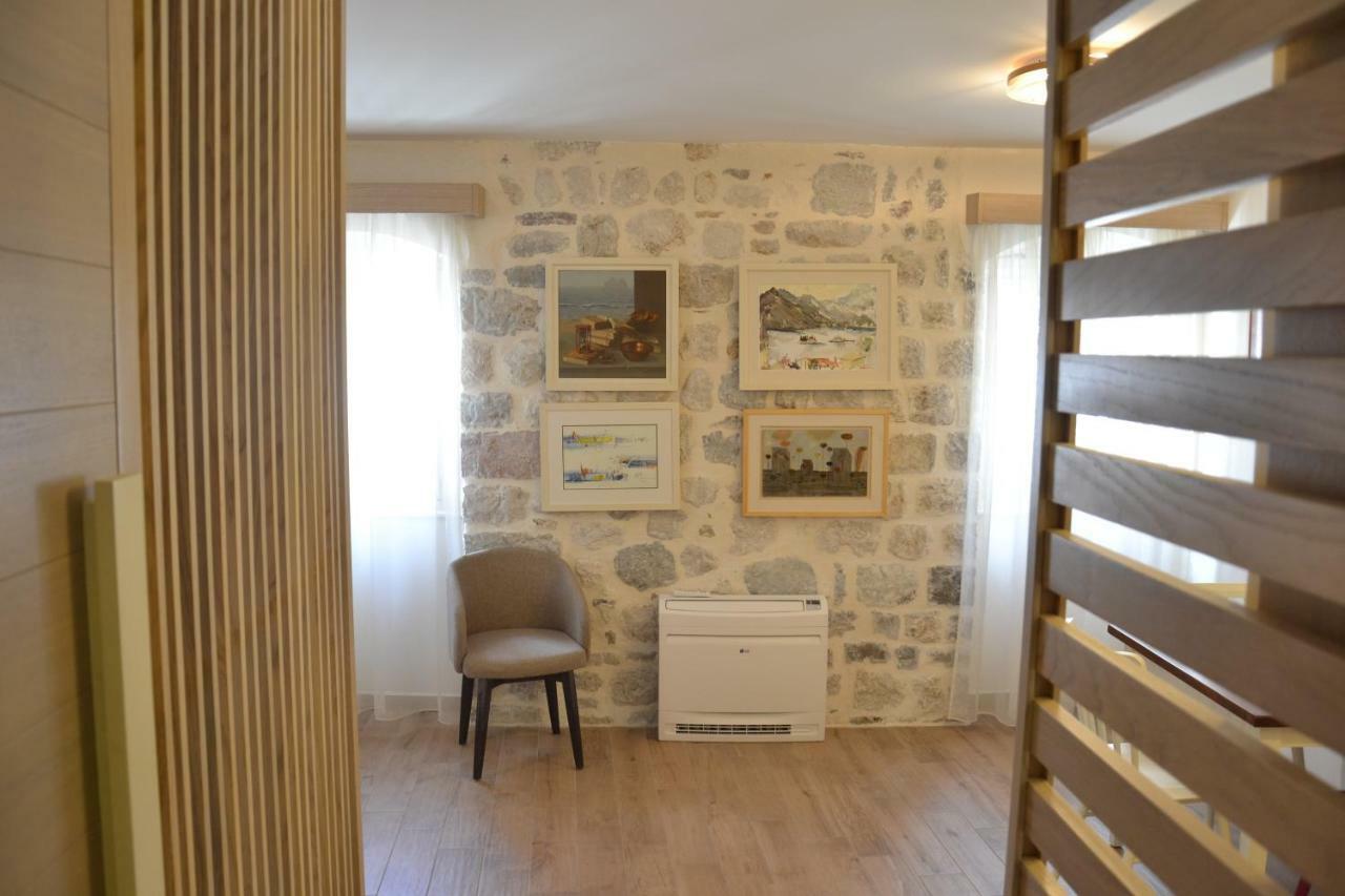 Apartmani Art Karampana Kotor Eksteriør bilde