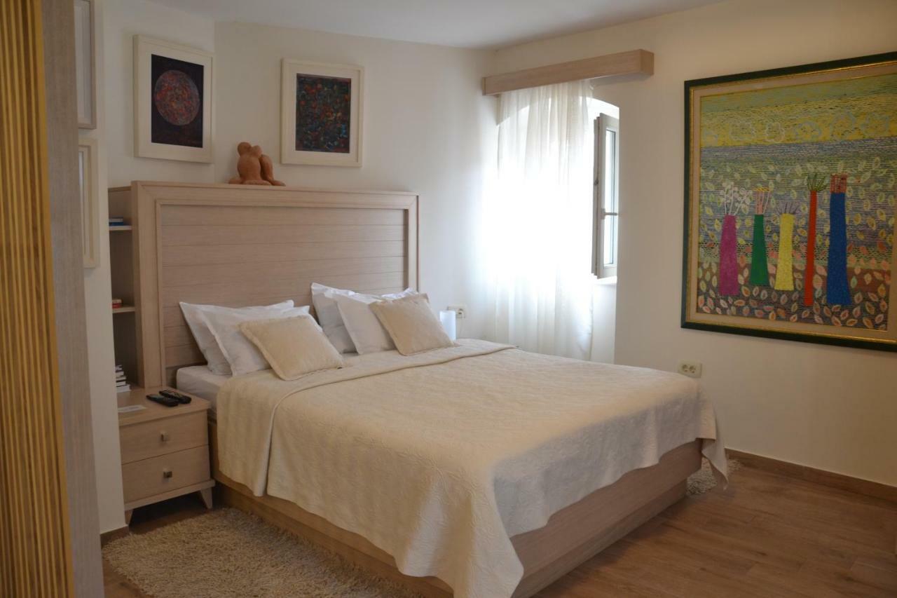 Apartmani Art Karampana Kotor Eksteriør bilde