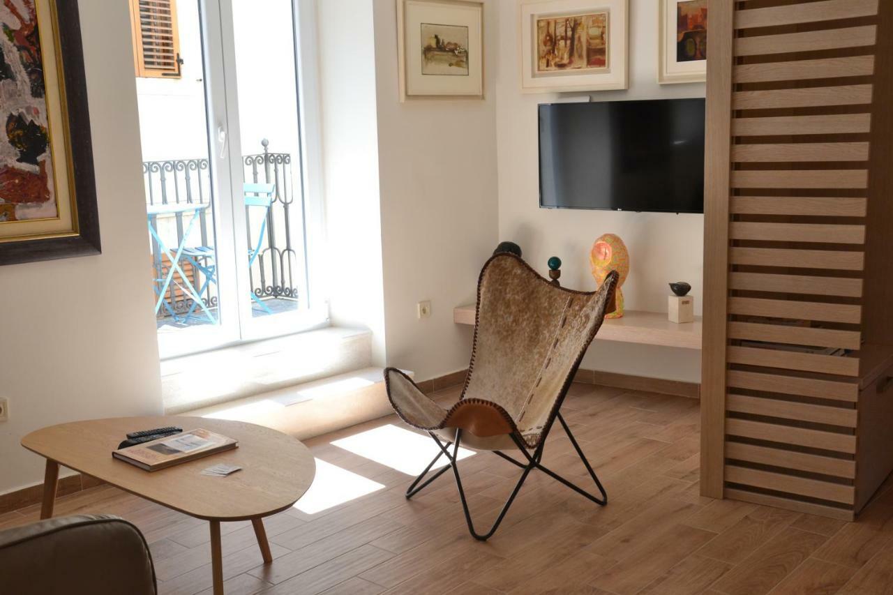 Apartmani Art Karampana Kotor Eksteriør bilde